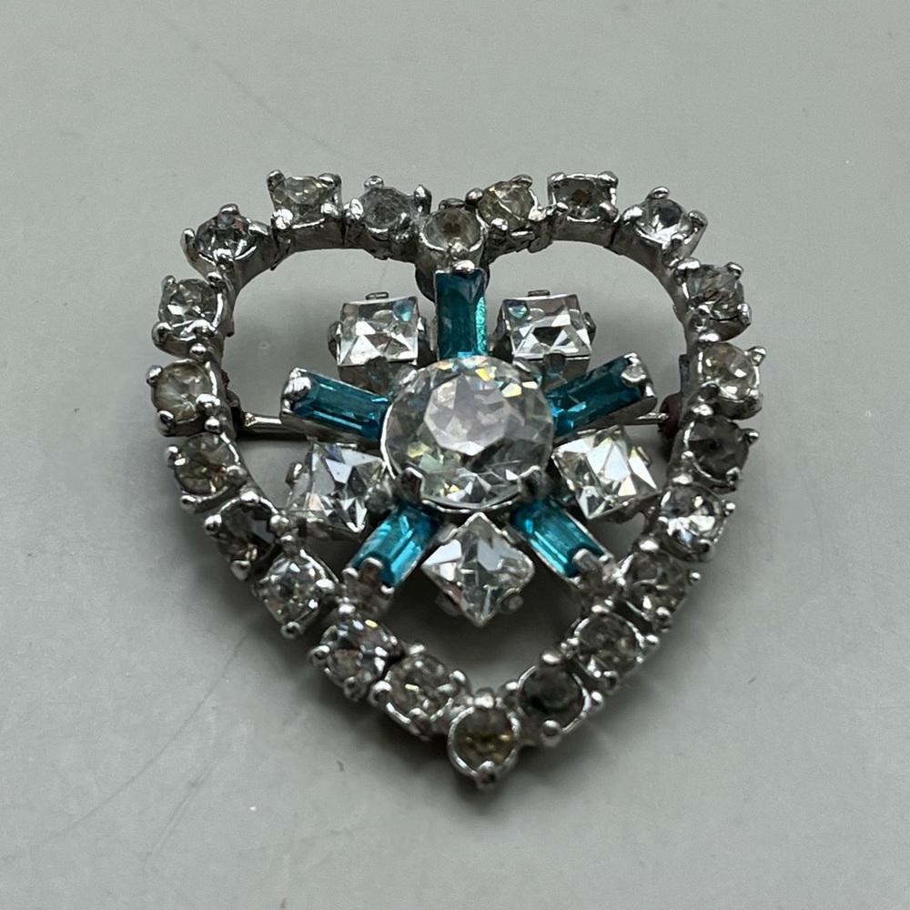 Elegant Vintage Silver and Blue Heart Brooch